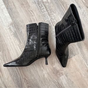 Intentionally Blank Black Leather kitten heel boots